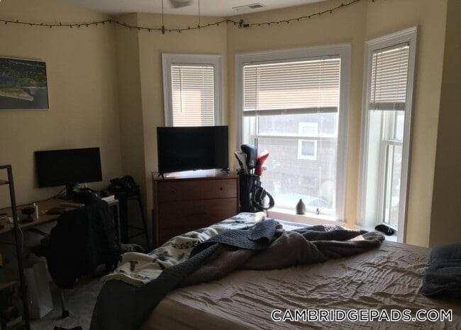 Photo - 116-118 Holland St. Unidad 3R