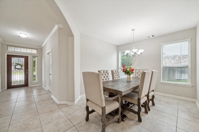 Photo - 1539 Giles Dr