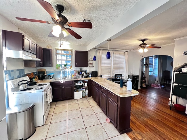 Building Photo - 6718 Drayton St