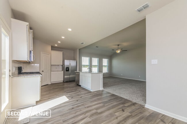 Photo - 525 Harbor Oaks Dr