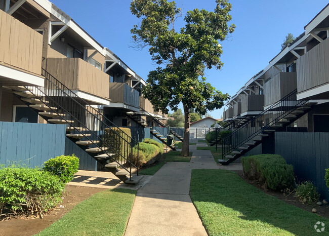 Building Photo - Feather Downs Apartments