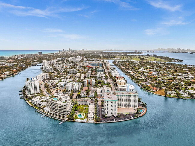 Photo - 9901 W Bay Harbor Dr Unidad 304