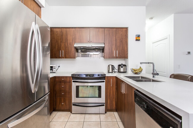 Photo - 319 Merton St