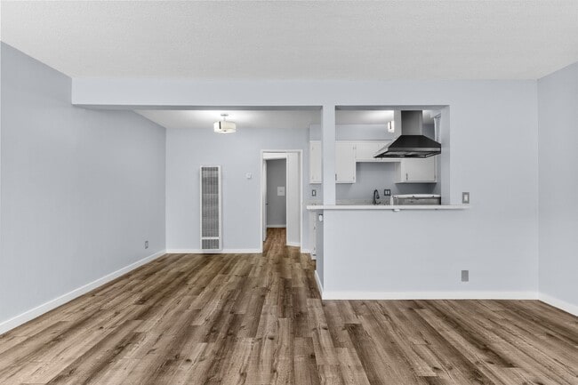 Photo - 1121 Daisy Ave Unit 04