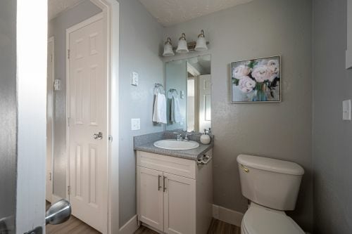 Baño de Morton Meadows (1).jpg - Morton Meadows Apartments