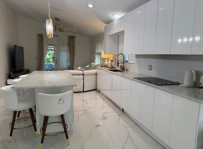 Photo - 544 NW 38th Ave