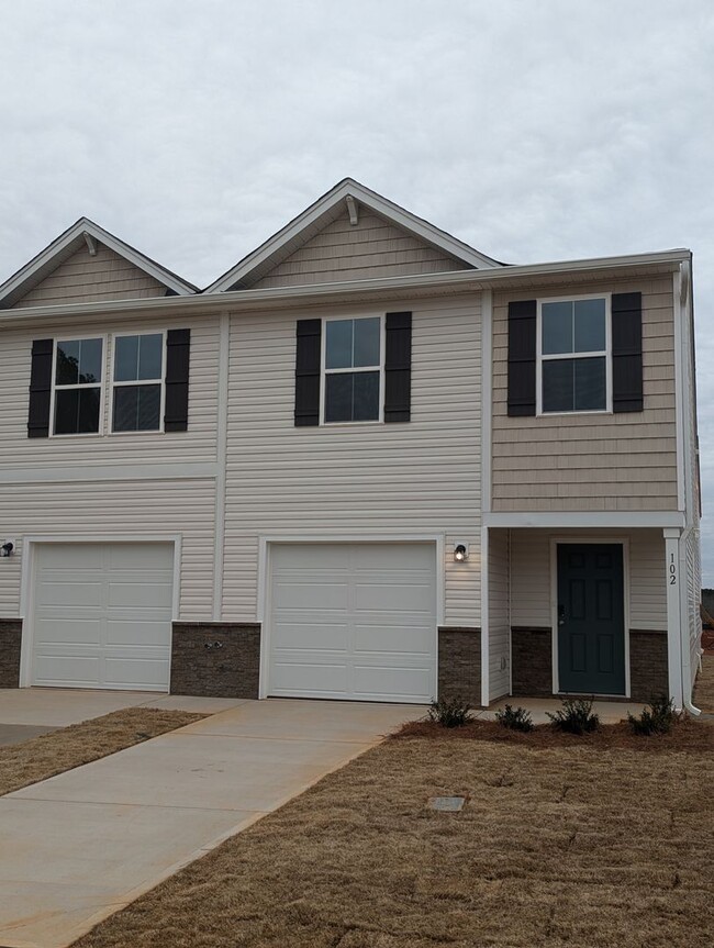 Brand New Corner Unit 3 Bedroom Townhome i... - Brand New Corner Unit 3 Bedroom Townhome i...