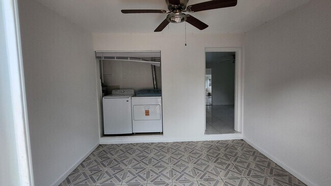 Photo - 43 SW 11th St