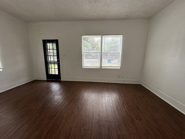 Photo - 239 Taft Blvd Unit 2