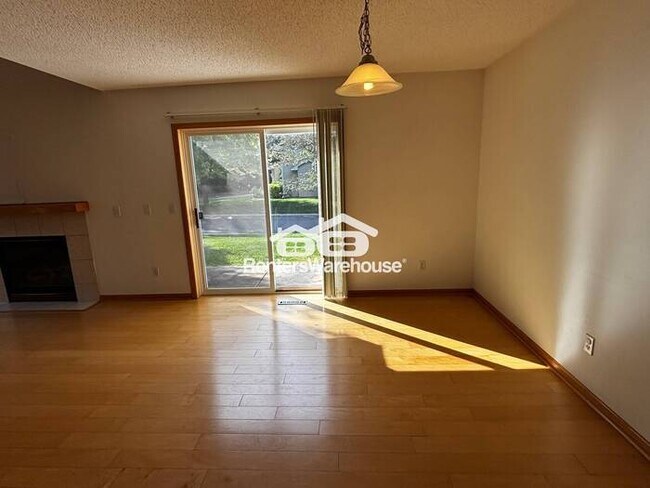 Photo - Rare Opportunity, Move Now into 2 bed 1.5 ...