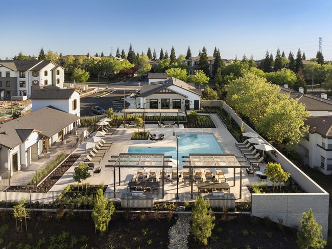 Photo - Crescent Apartments