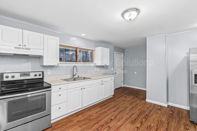 Photo - 8235 Albin Ave