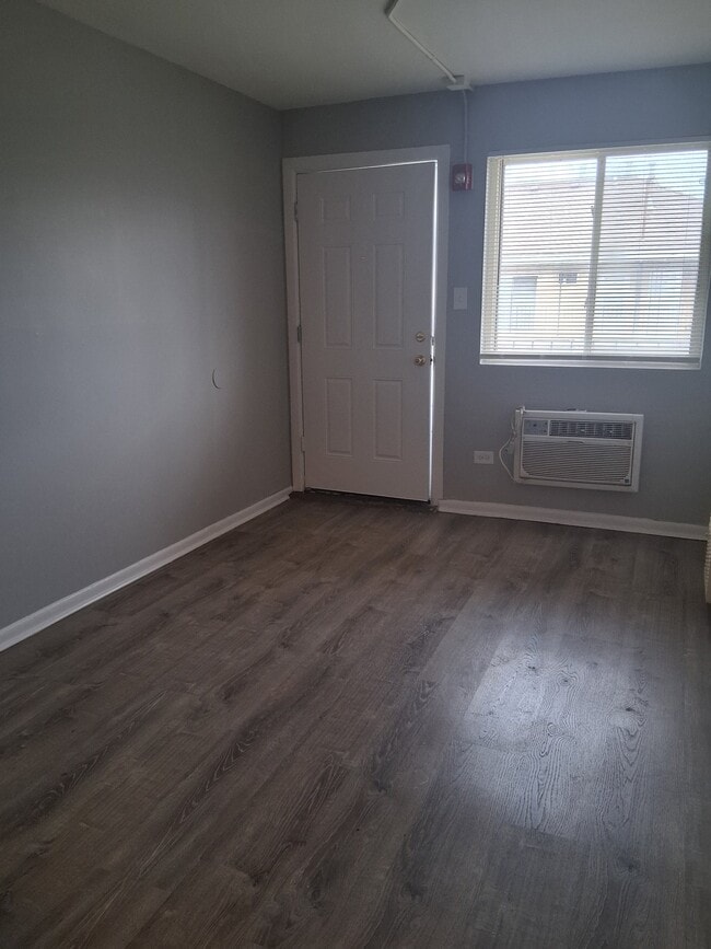 Photo - 3351 Commercial Unit 23