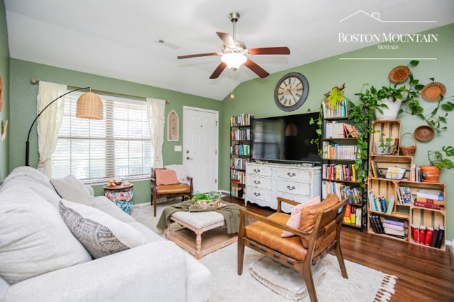 Photo - 1121 Apollo Dr