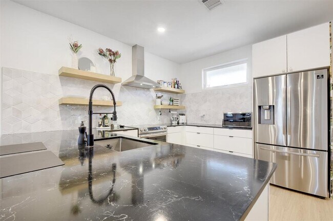 Photo - 2709 E 5th St. Unit 2303