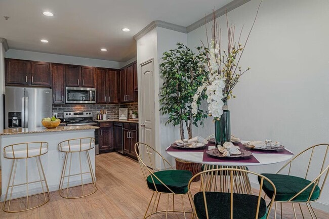 Photo - Move In Now & Enjoy 1 Month FREE! Unit AAML