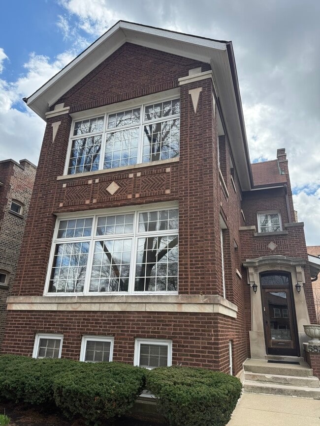 Building Photo - 5839 W Midway Park