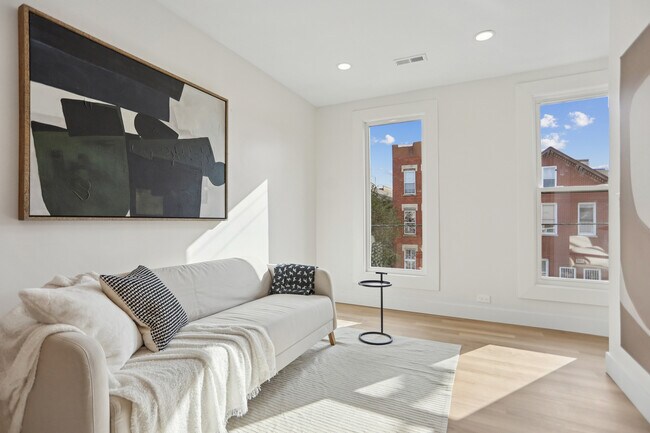 Photo - 1310 W Erie St