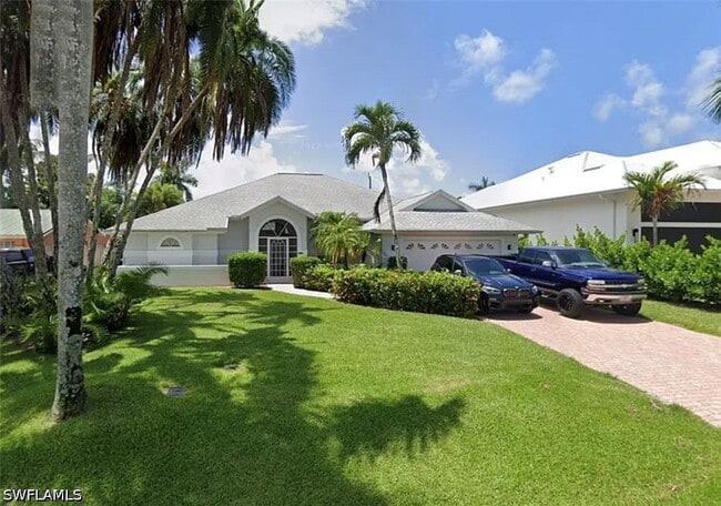 Building Photo - 1166 Royal Palm Dr
