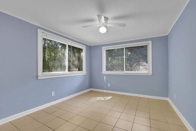 Photo - Don’t Miss Out! Look, Lease, and Live Spec...