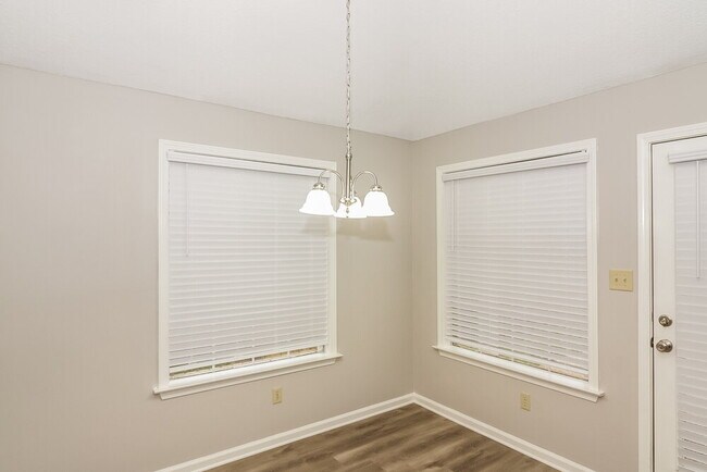 Photo - 1124 Dove Hollow Cir E