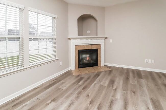 Photo - 418 Whitewater Way NW