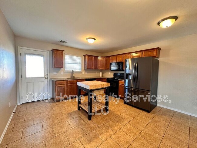 Photo - 4501 SE 78th St