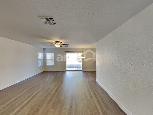 Photo - 22428 W Solano Dr