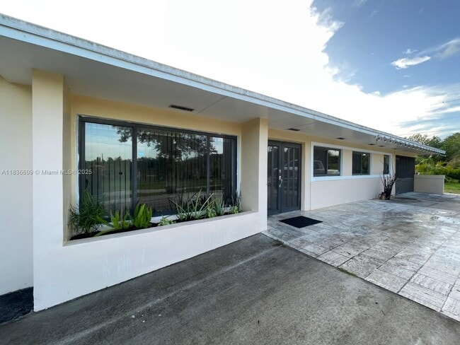 Building Photo - 25600 SW 157th Ave Rental