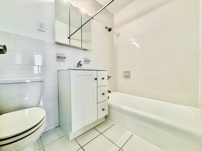 Photo - 3333 Broadway Unit D19F