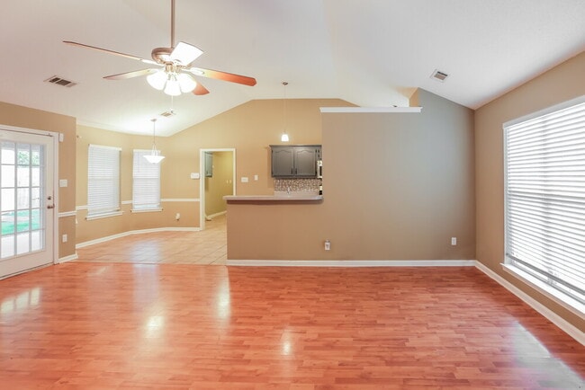 Photo - 7632 Woodshire Dr