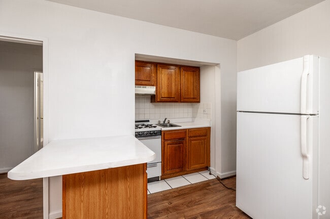 Studio - 500 SF - Kitchen