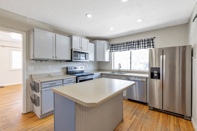 Photo - Charming 3 Bedroom Bungalow in West Valley