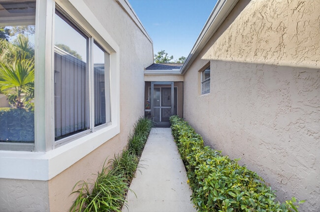 Photo - 8256 Summerbreeze Ln