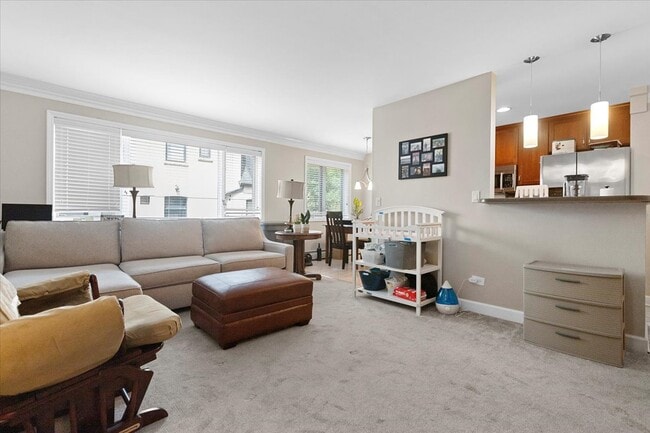 Photo - 426 W Barry Ave Unit 1 bed in lakeview