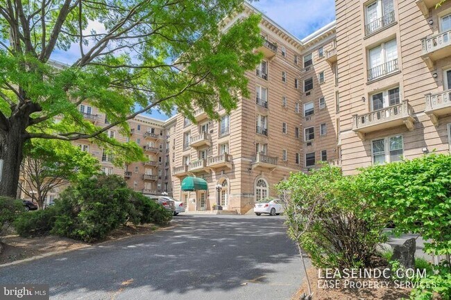 Building Photo - 3426 16th St NW Unit #602