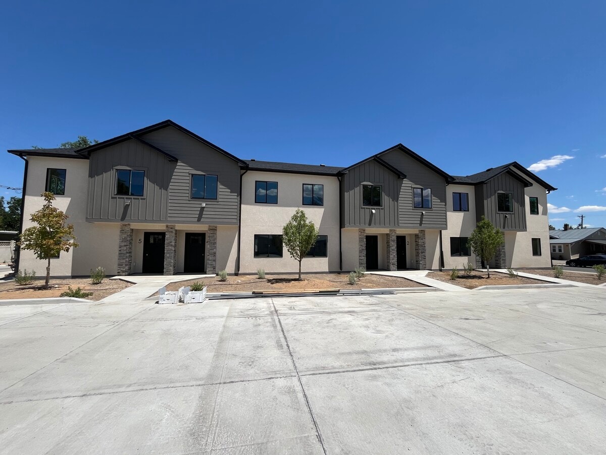 Photo - 1320 Elm Ave