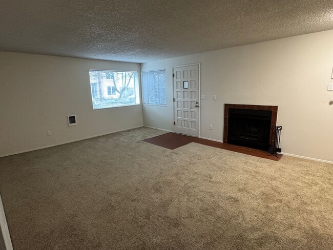 Photo - Spacious ground level 1br/1ba Apt with attached garage and washer/dryer in unit