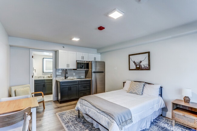 Photo - Dalton Station