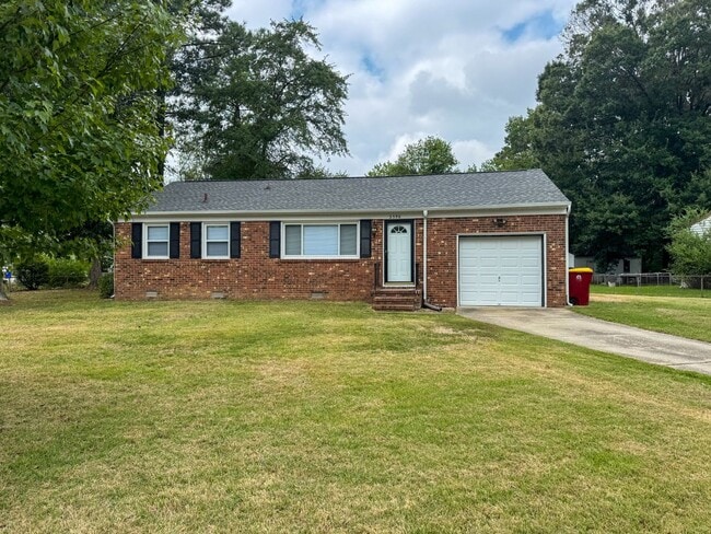 Building Photo - 2590 Pinehurst Dr Rental