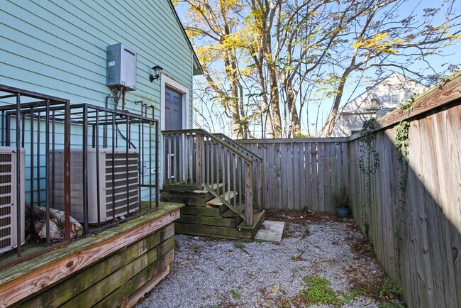 Photo - dfd812 Unit 812