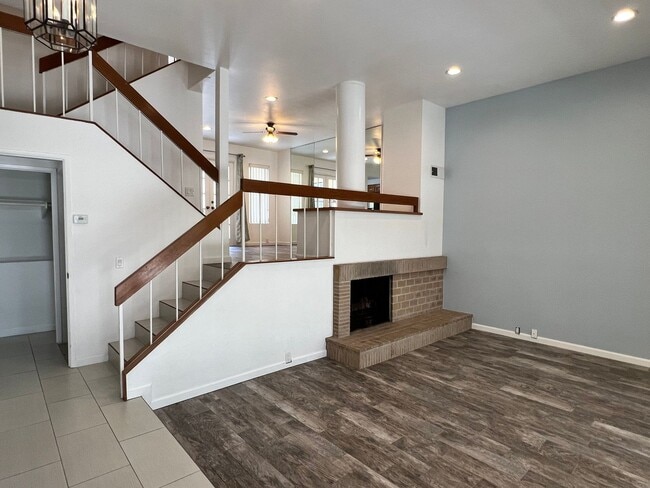Photo - Spacious 2 Bedroom 2-1/2 Bathroom Townhome with 2-car garage in La Jolla near UCSD
