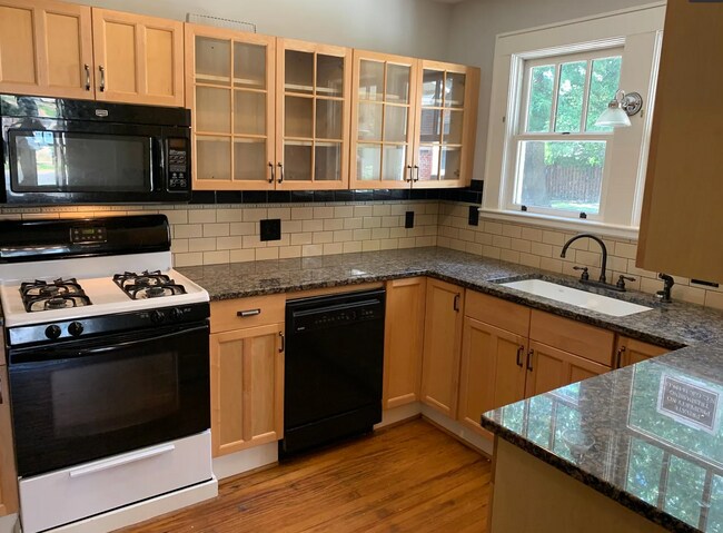 Photo - 2146 McClintock Rd