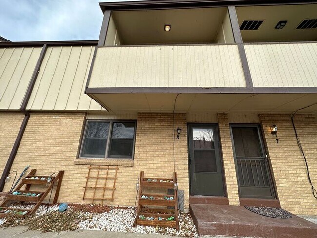 Photo - 1817 Quail St