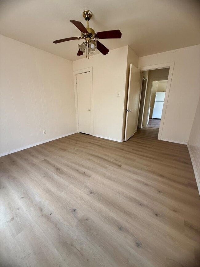 Photo - 2025 W 5th St