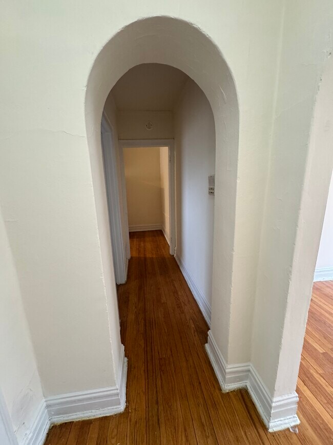 Photo - 1923 W Granville Ave