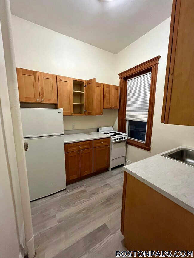 Building Photo - 27 Park Dr Rental