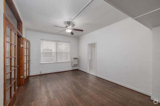 1BR, 1BA - 600SF - Living Room - Wendover Apartments