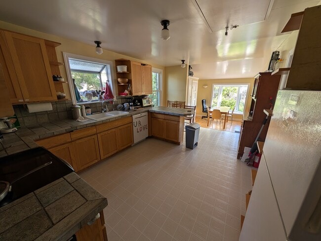 Photo - 3049 Wheeler St