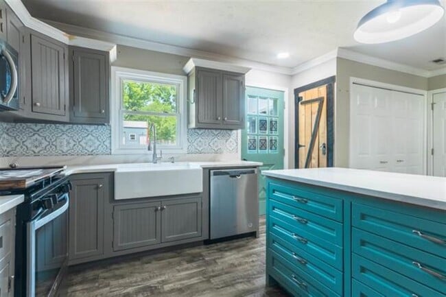 Photo - 292 Plum Springs Rd